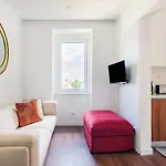 2Br Cardiff Apartment With Balcony