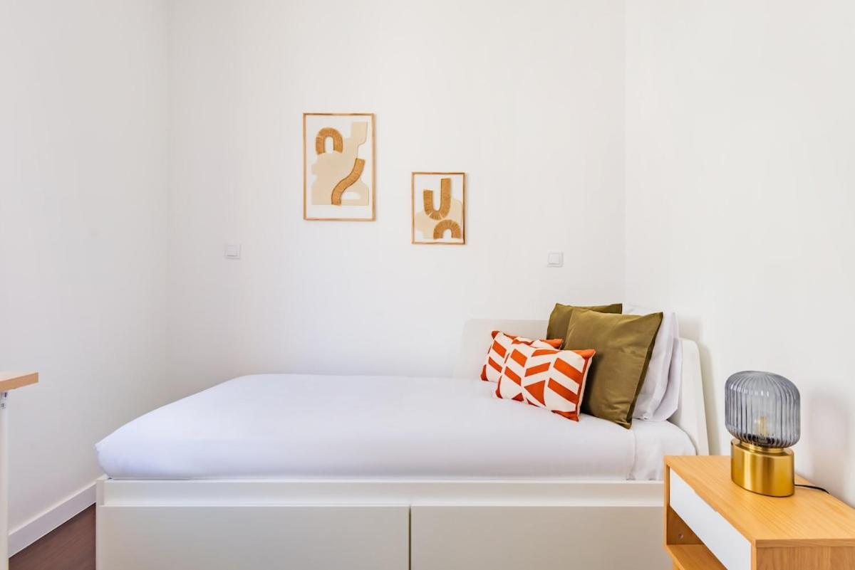 2br Cardiff With Balcony Apartment Lisbon